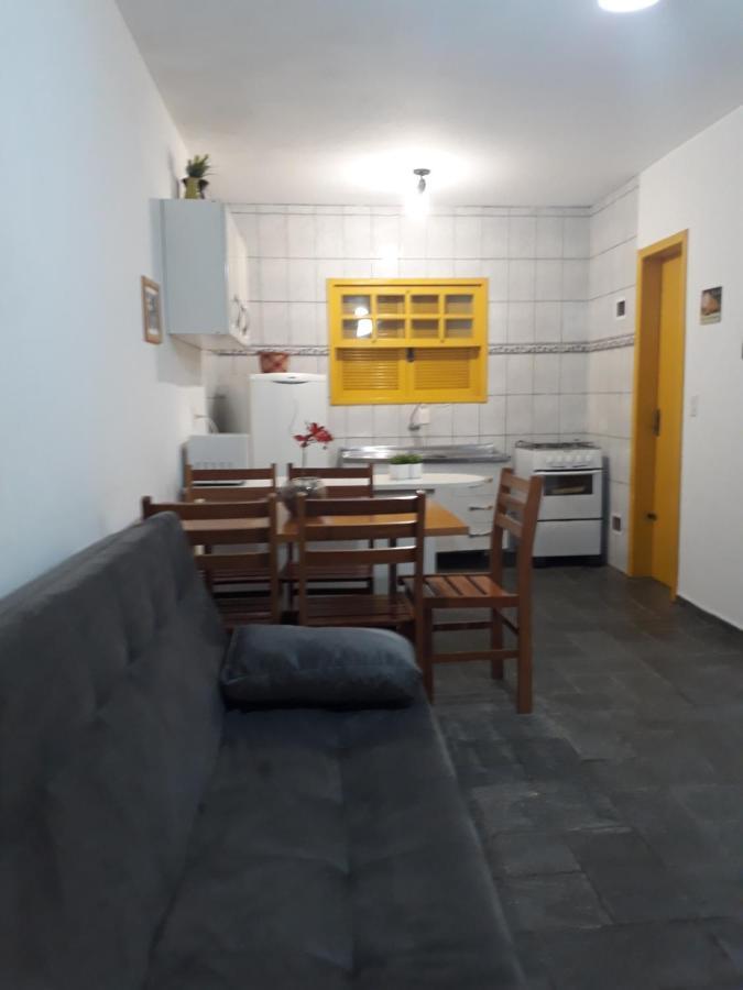 ボンビーニャス Residencial Colonial Amarelo A 150M Da Praia De Mariscalアパートホテル エクステリア 写真