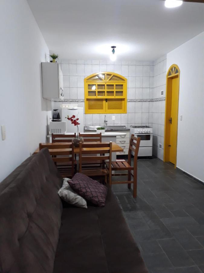 ボンビーニャス Residencial Colonial Amarelo A 150M Da Praia De Mariscalアパートホテル エクステリア 写真