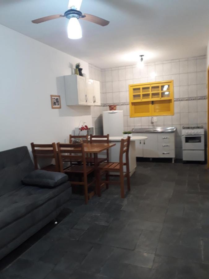 ボンビーニャス Residencial Colonial Amarelo A 150M Da Praia De Mariscalアパートホテル エクステリア 写真