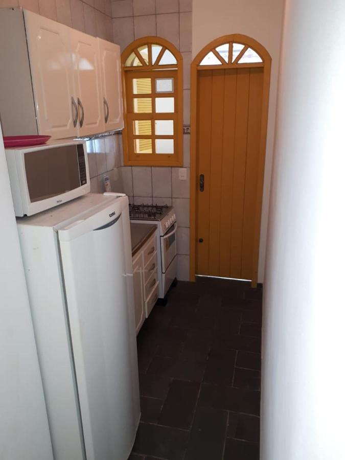ボンビーニャス Residencial Colonial Amarelo A 150M Da Praia De Mariscalアパートホテル エクステリア 写真